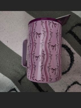 Pink Decorative Bow Pattern Pitcher – Unbranded